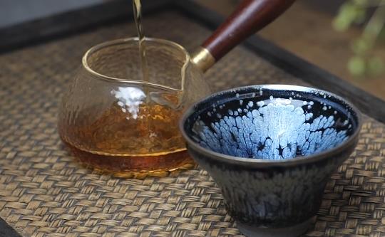 玉兰油滴